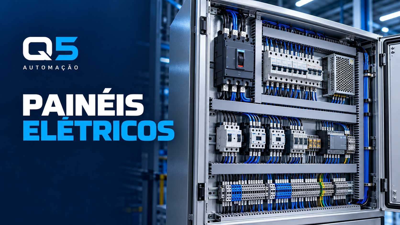 Arte Q5 Painéis Elétricos com gabinete de automação aberto, componentes identificados e fiação organizada.